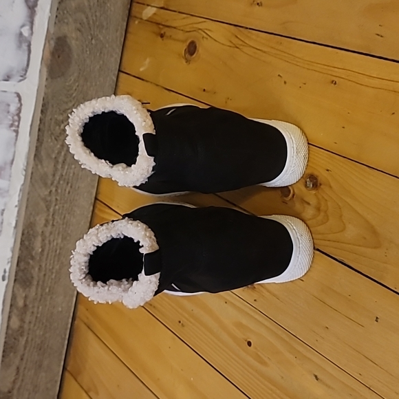 Madden Girl Wedge Heel Zip Up Sneakers Size 9 - Picture 4 of 16